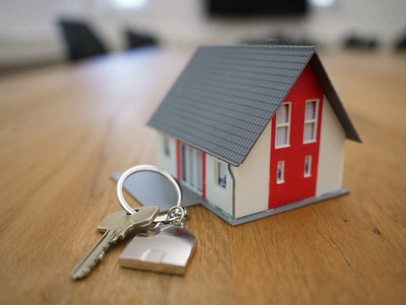 Property keys and house representing eviction proceedings